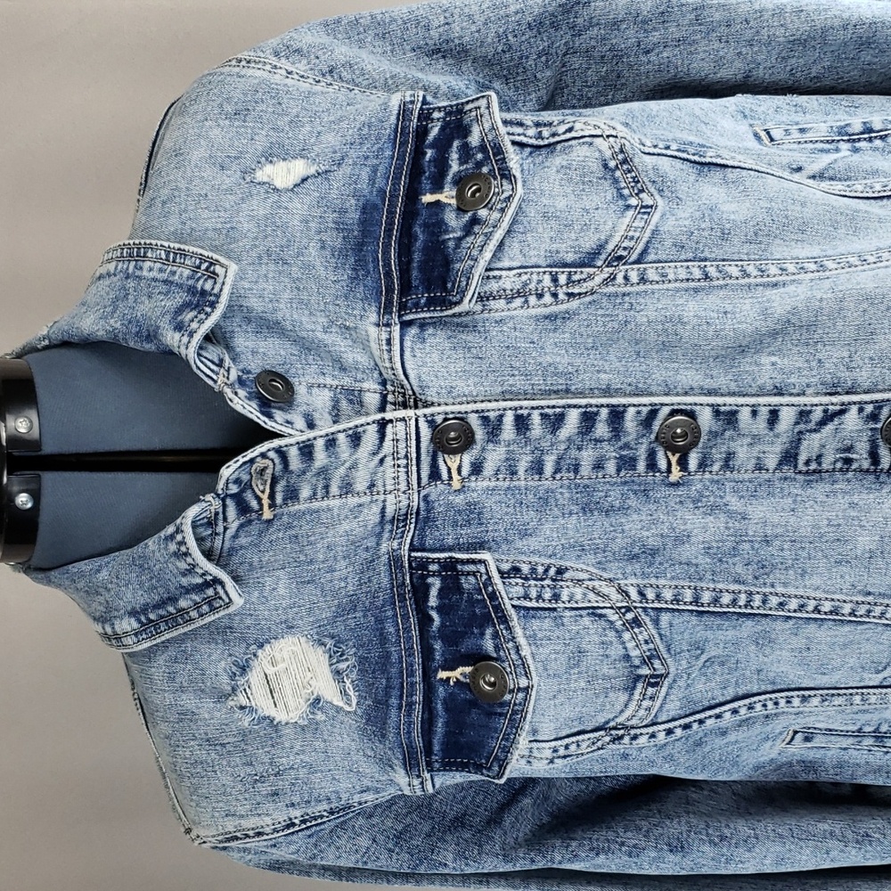 EUC Torrid Light Wash Stretch Denim Jacket  2X - Picture 2 of 8